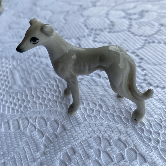 Greyhound Dog Miniature Figurines. Vintage circa 1970s -80s. Set of 3. - Picture 5 of 11